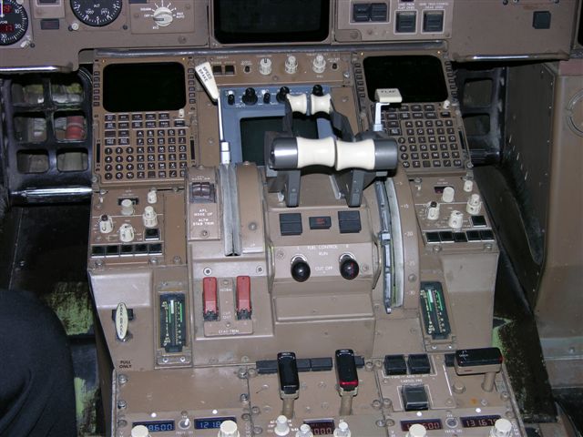 B-767 cockpit