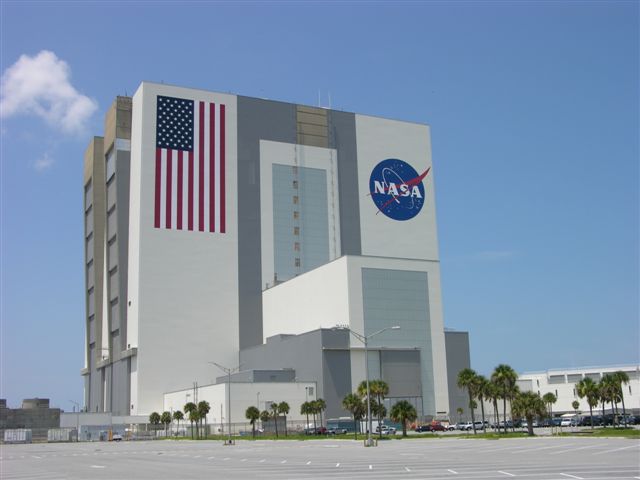 Vehicle assembly building